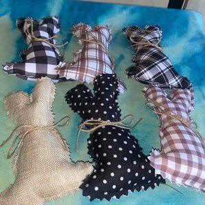 6 c stuffed fabric bunnies